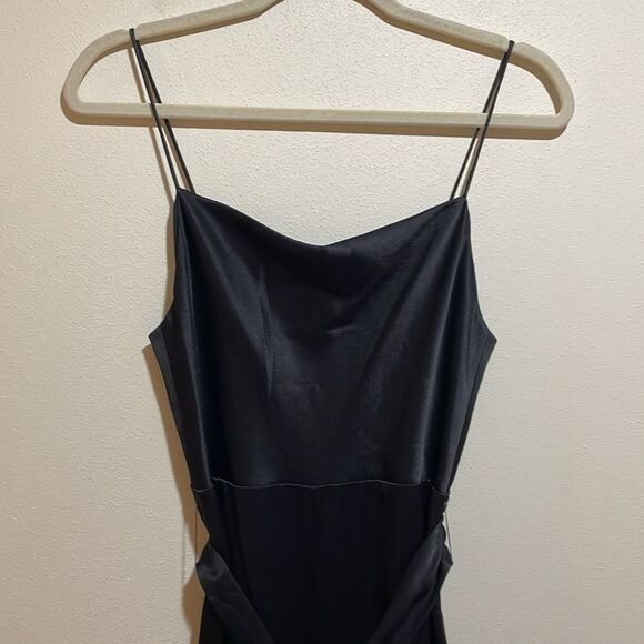 Alice + Olivia Harmon Cropped Belted Wide Leg Gaucho Satin Jumpsuit Black Size 2 - Picture 9 of 15